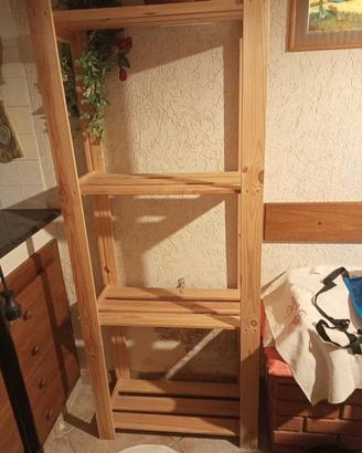 Scaffale in legno