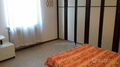 Ampia e luminosa camera zona Ospedale da privato