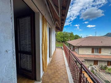 Appartamento trilocale con studio piano primo