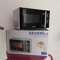 Forno a microonde - Severin 700W 20lt