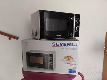 Forno a microonde - Severin 700W 20lt