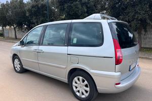 Peugeot 807 2.2 hdi 135 cv
