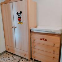 Cameretta neonati – lettino, armadio e fasciatoio