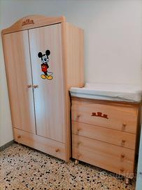 Cameretta neonati – lettino, armadio e fasciatoio