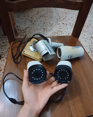 4 telecamere videosorveglianza da testare/ ricambi