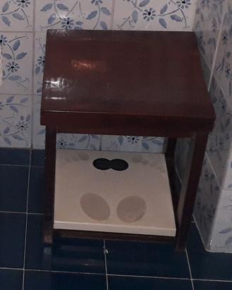 Sgabello in legno
