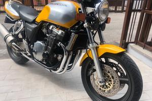 Honda cb super four 1000