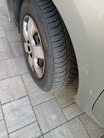 gomme invernali per Kangoo  n4 complete di cerchi 