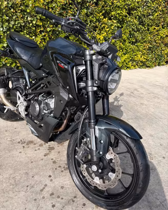 Honda CB125R