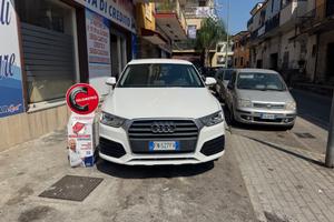 Audi Q3 2.0 TDI 150 CV S line Edition