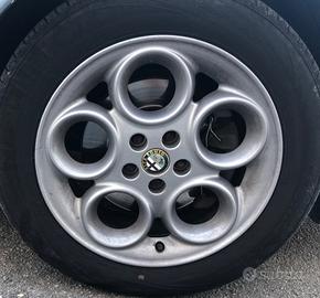 4 cerchi Alfa 156 147 GT in buone condizioni
