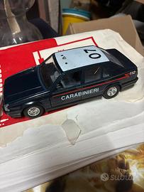 Macchina carabinieri