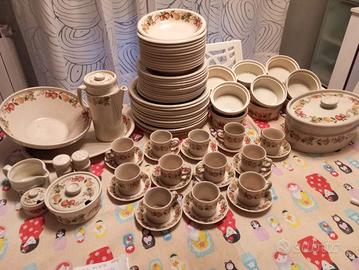 Splendido Servizio di Stoviglie WEDGWOOD "QUINCE"