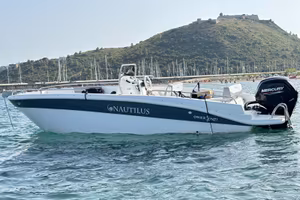 Nautilus 6,70 con motore Mercury 115 cv