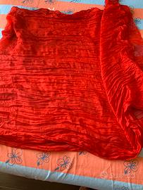 Sciarpa rossa in cotone.