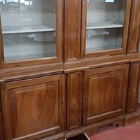 Credenza con vetrina o cristalliera