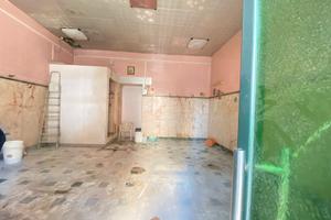 MUGNANO; Locale 50MQ con Agibilità FL77