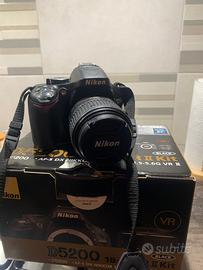 Nikon D5200 + Obiettivo 18‑55VR – Perfetto Stato