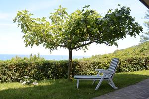 Appartamento con giardino vista mare
