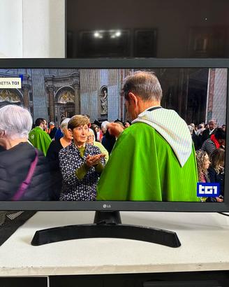 smart tv lg 24 polici 4k UHD t2 integrato 