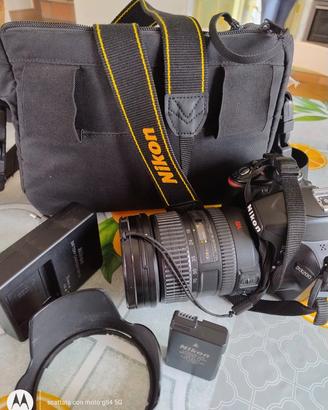Nikon 3200D + Obbiettivo 18-200