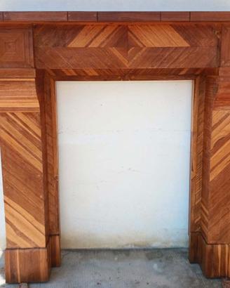 Cornice per Caminetto in Legno