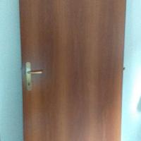 Porta destra da 90 (luce da 82).