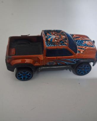 modellino pick-up Hot Wheels Mega Duty serie Scrap