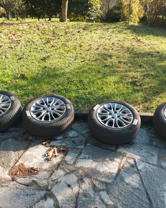 Cerchi in lega R15 originali Fiat con gomme estive