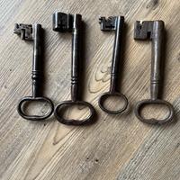 Set 4 chiavi antiche