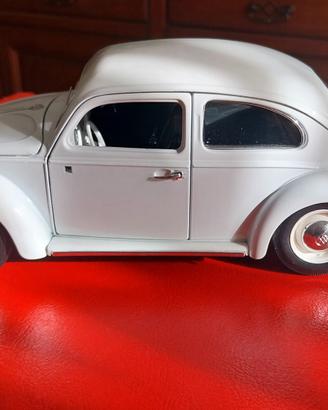 Maggiolino Burago 1/18