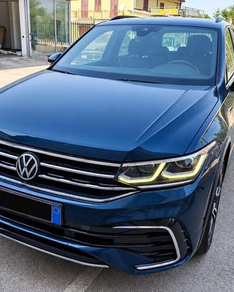 VOLKSWAGEN Tiguan 2.0 TDI 150 CV SCR DSG R-Line