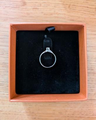 VISCONTI Anello Solitario Diamante in Oro Bianco