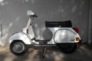 Vespa 125 arcobaleno