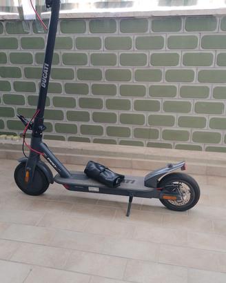 Monopattino Elettrico Ducati Pro 