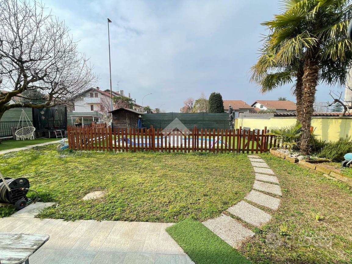 VILLA A SCHIERA D'ANGOLO A ARCONATE - Vista 6