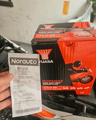 batteria moto yuasa  YTX12-BS