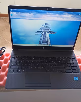 HP 15,6" FHD 6-core i3-12th 16/256GB MVMe Win11