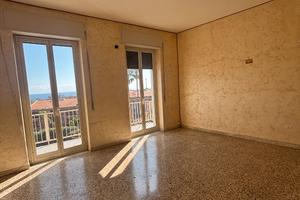 Appartamento via nizzeti zona tazza d'oro