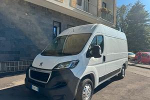 Peugeot boxer tetto alto passo medio anno 2020 eur