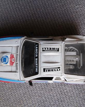 modellino lancia rally 037 . 1/25