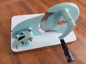 Affettatrice da pane "vintage" da esposizione