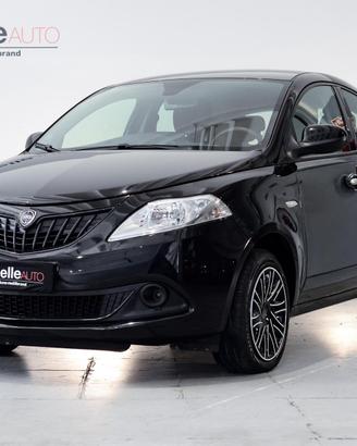 Lancia Ypsilon 1.0 firefly hybrid Silver s&s 70cv