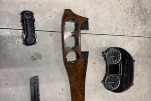 Vari pezzi interni Mercedes classe B w246