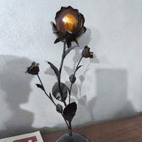 scultura rosa  in Ferro