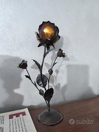scultura rosa  in Ferro