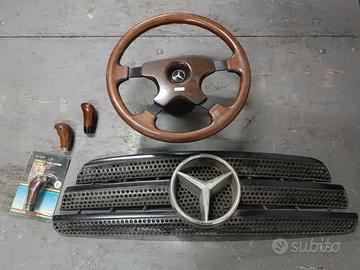 Volante e mascherina Mercedes