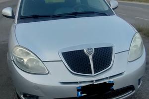 Lancia Y