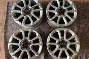 Cerchi R16 500X con coprimozzo