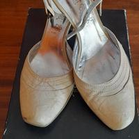 décolleté con laccetto